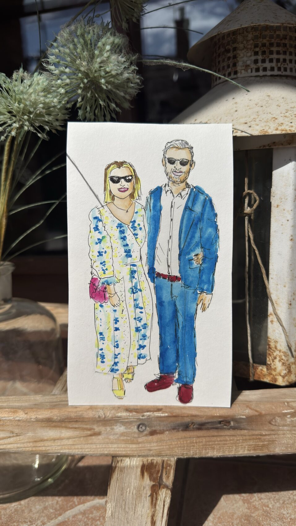 Paar, blaue Jacke und Sonnenbrille
